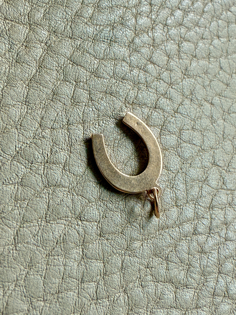 18k gold vintage charm or pendant - Lucky Horseshoe