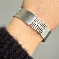 1967 Isaac Cohen signed Bangle Bracelet in Sterling Silver – 8.1 inch interior circumference