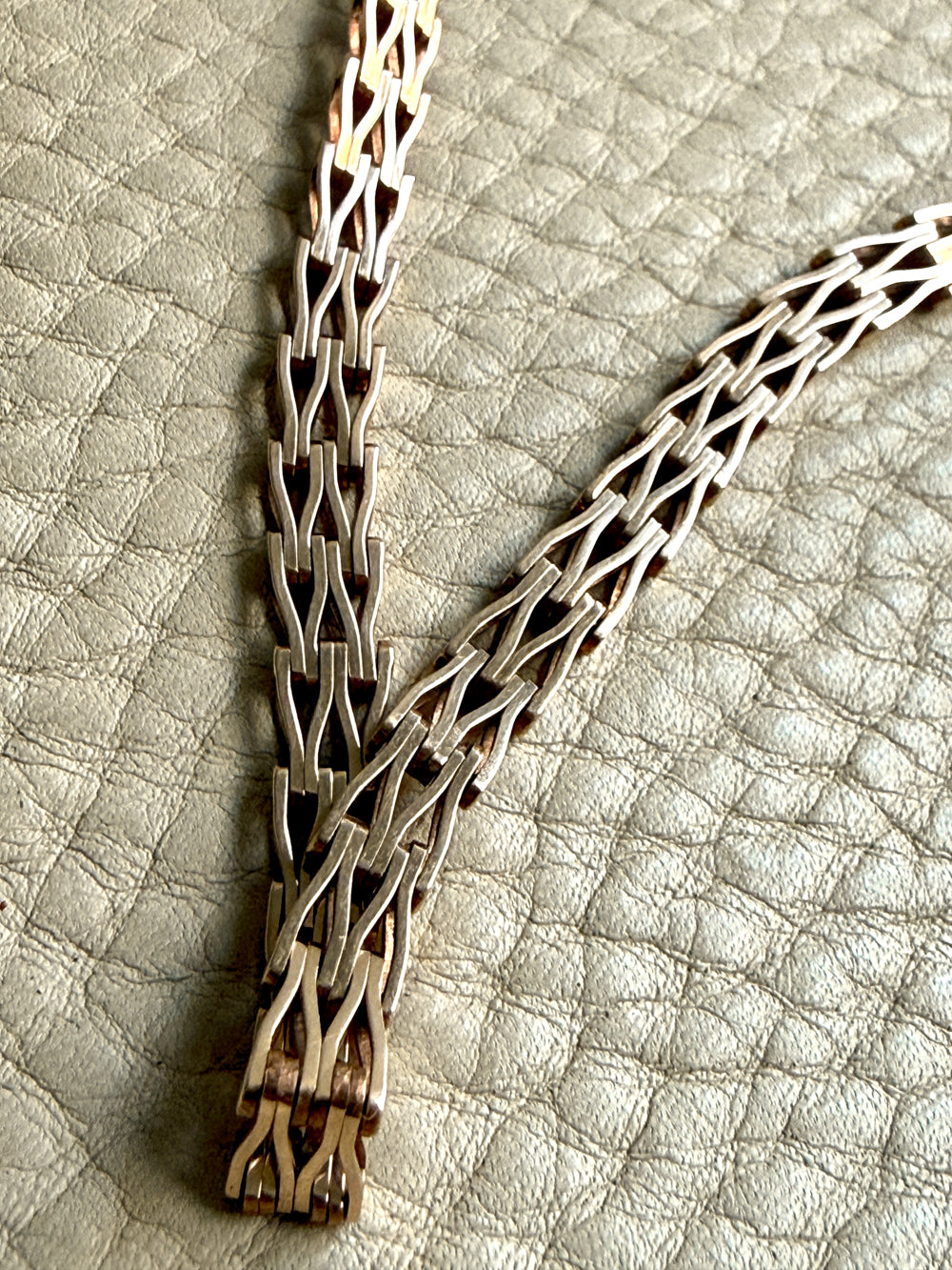 Exquisite 14k gold Wishbone link necklace by Jens Poul Asby - 16.2 inch length