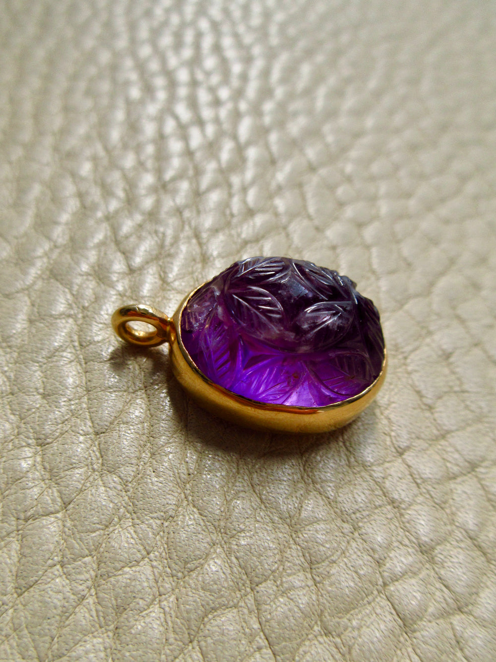 1979 Swedish Hand Carved Domed Amethyst Pendant 18k Gold – 1 inch drop