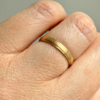 1985 Vintage Diamond Pattern 18k Gold Band - Size 7