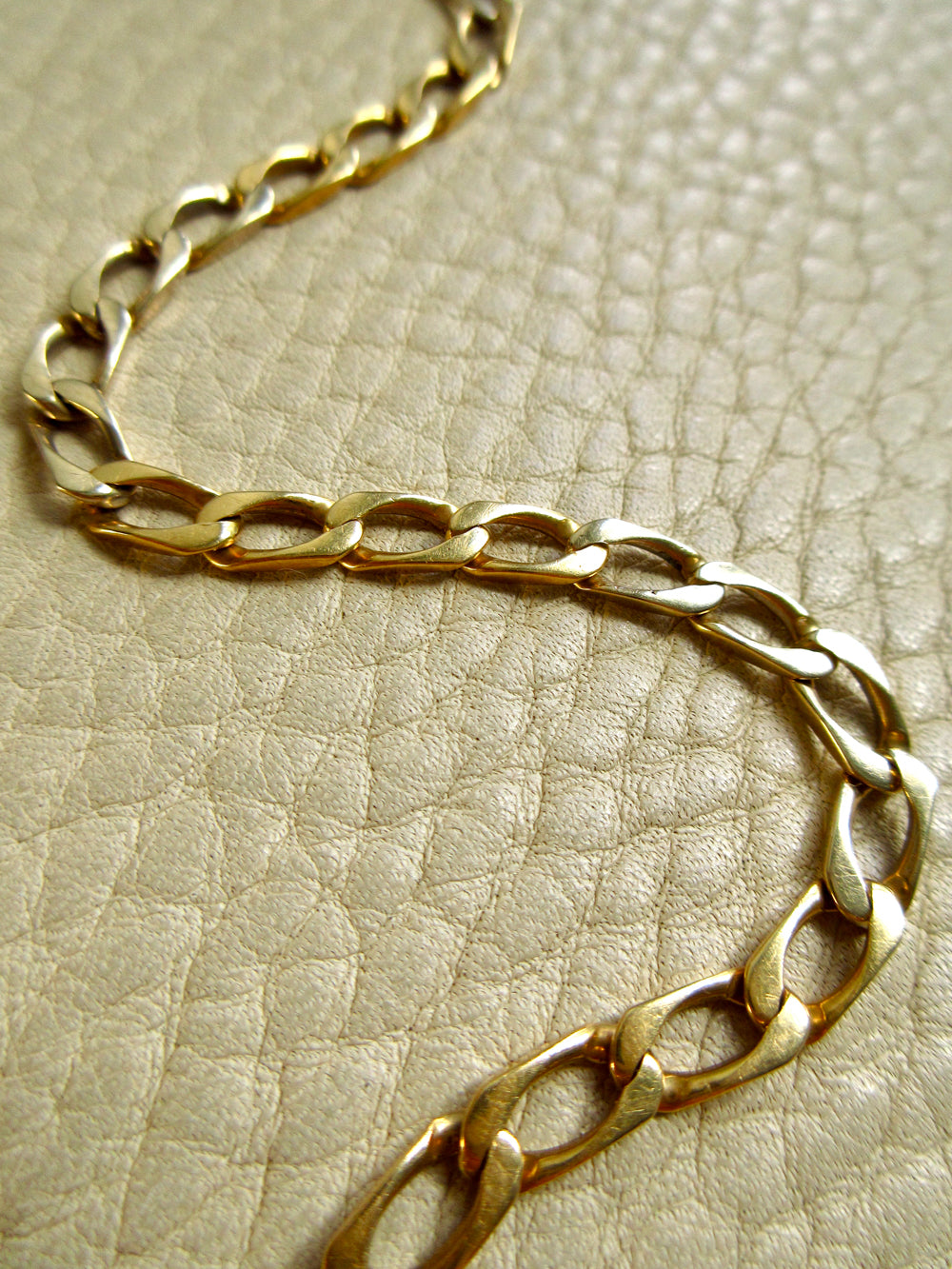 Vintage Geometric Open Curb Link Bracelet 18k Gold – 7.1 Inch Length