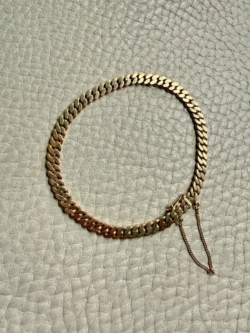 Midcentury era 18k Gold Pressed Curb Bracelet with Safety Chain – 7.5 inch length