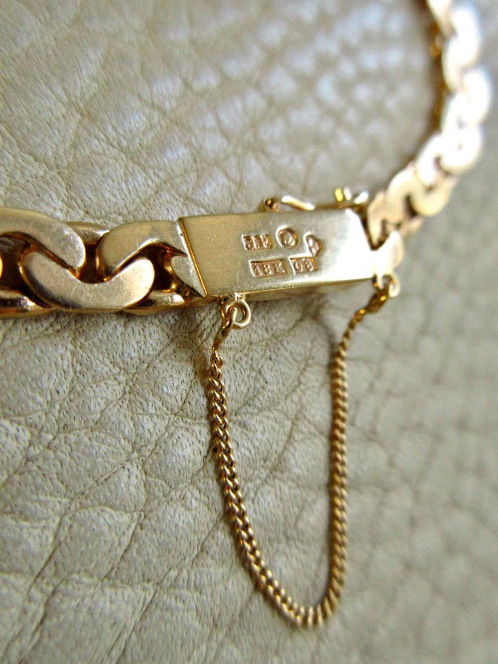 Exquisite 1940 Swedish Vintage Virola Link Bracelet 18k Gold – 7.5 Inch Length