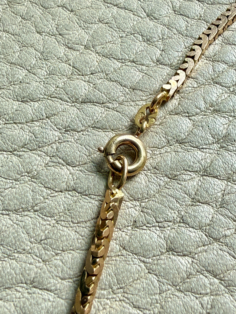 Peace Dove Link - Vintage 18k Gold Necklace - 24 inch length