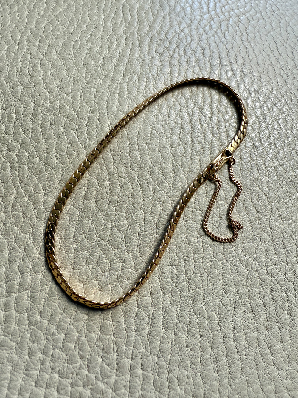 EXCELLENT! Vintage Swedish 18k Gold Tight Curb Bracelet with Safety Chain - 7 inch length