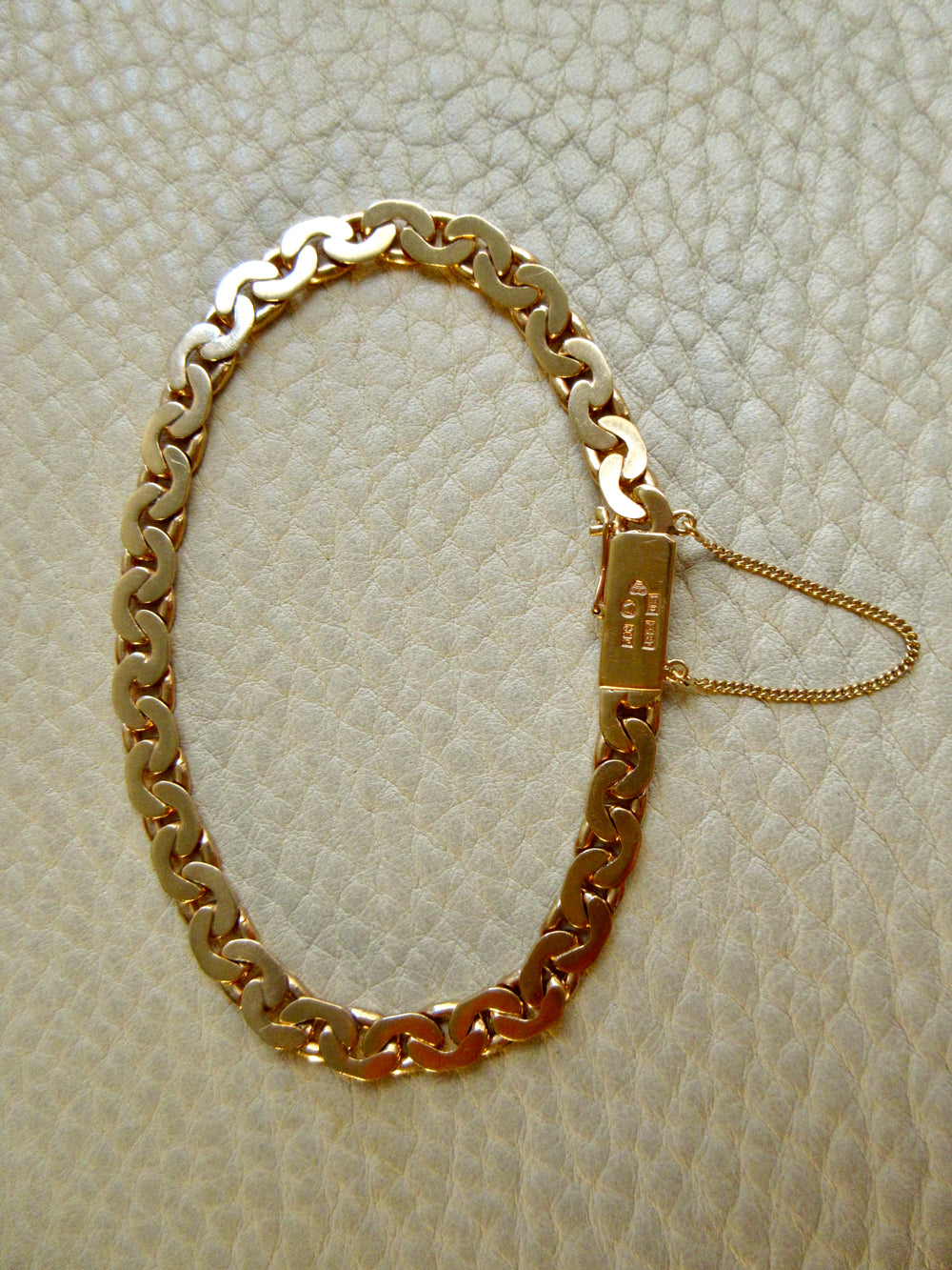 Exquisite 1940 Swedish Vintage Virola Link Bracelet 18k Gold – 7.5 Inch Length