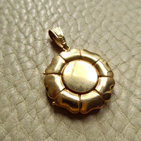 1946 Swedish 8 Petal Flower Locket Pendant 18k Gold – 0.9 inch diameter