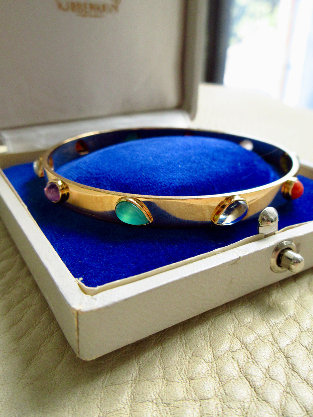 Mid-Century Danish Rainbow Teardrop Gemstone Bangle Bracelet 18k Gold – 7.6 Inch Circumference
