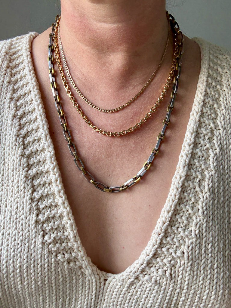 Vintage 18k gold Virola Link Necklace - Graduated width - 17.4 inch length