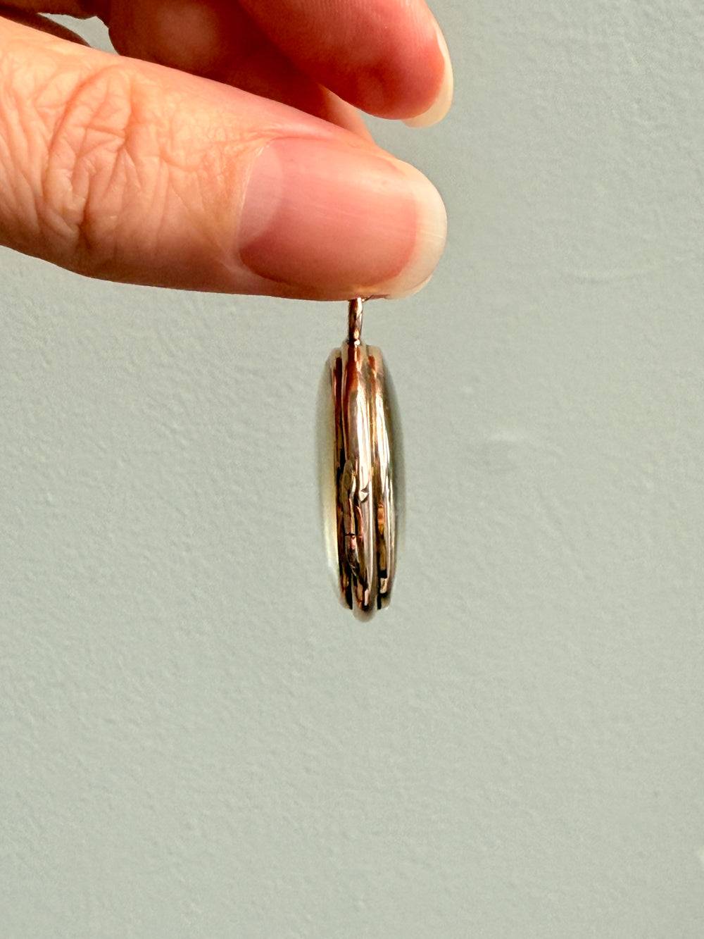 Jumbo ‘Pool of Light’ Antique Locket Pendant in 22k & 14k Gold - Victorian era - 1.1 inch diameter