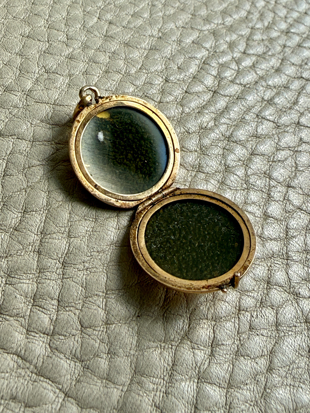 Vintage Hand Engraved Circular Locket Pendant in 18k Gold