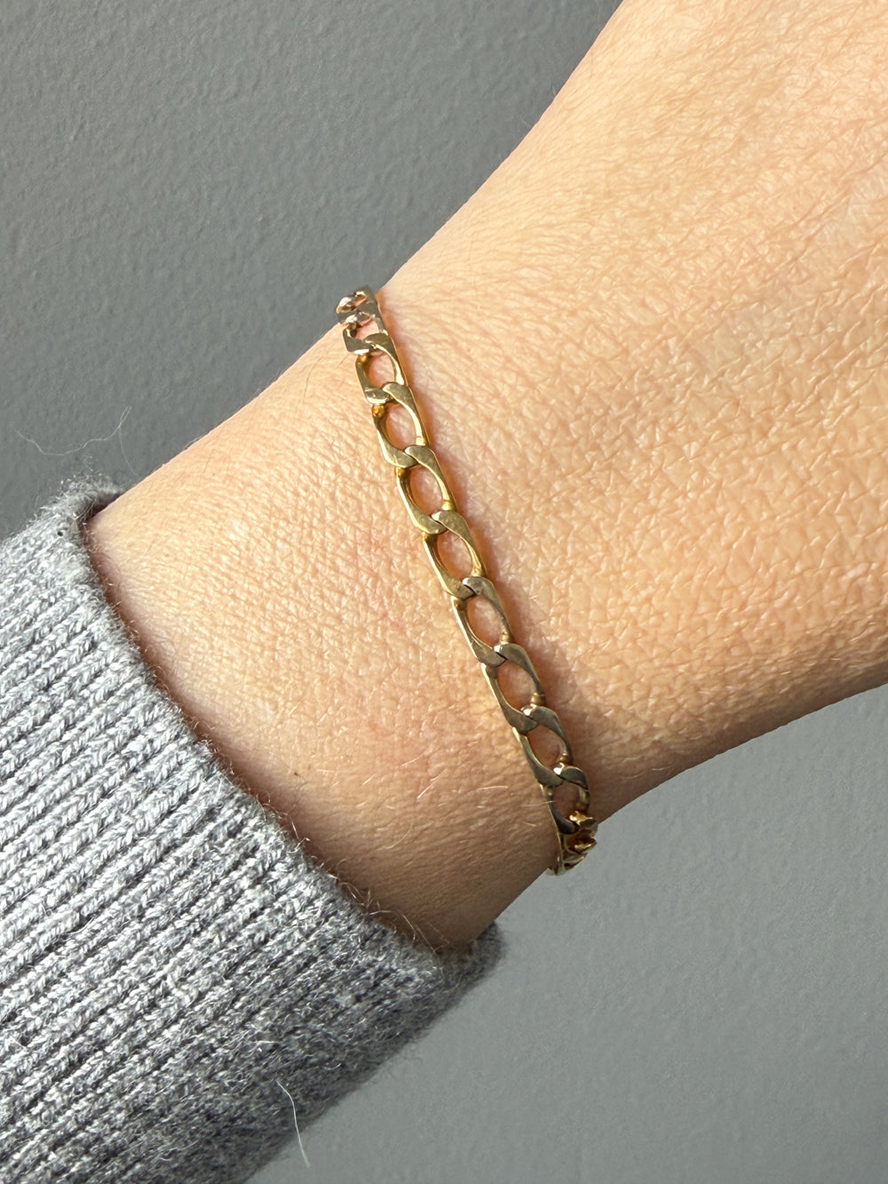 Vintage Geometric Open Curb Link Bracelet 18k Gold – 7.1 Inch Length