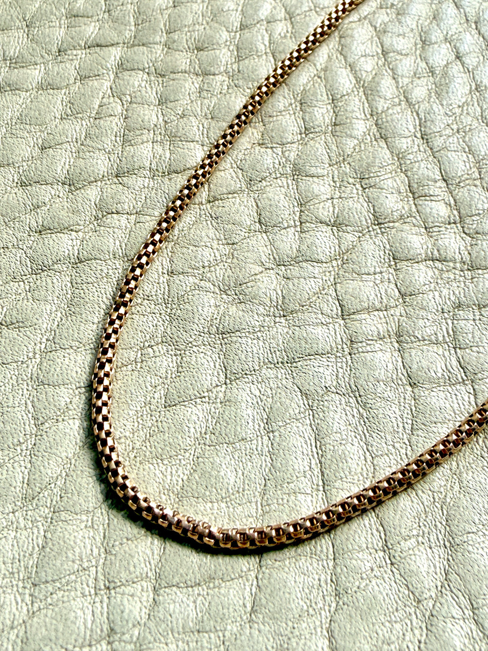 Round Box Link Chain Necklace in 18k gold - 23.5 inch length