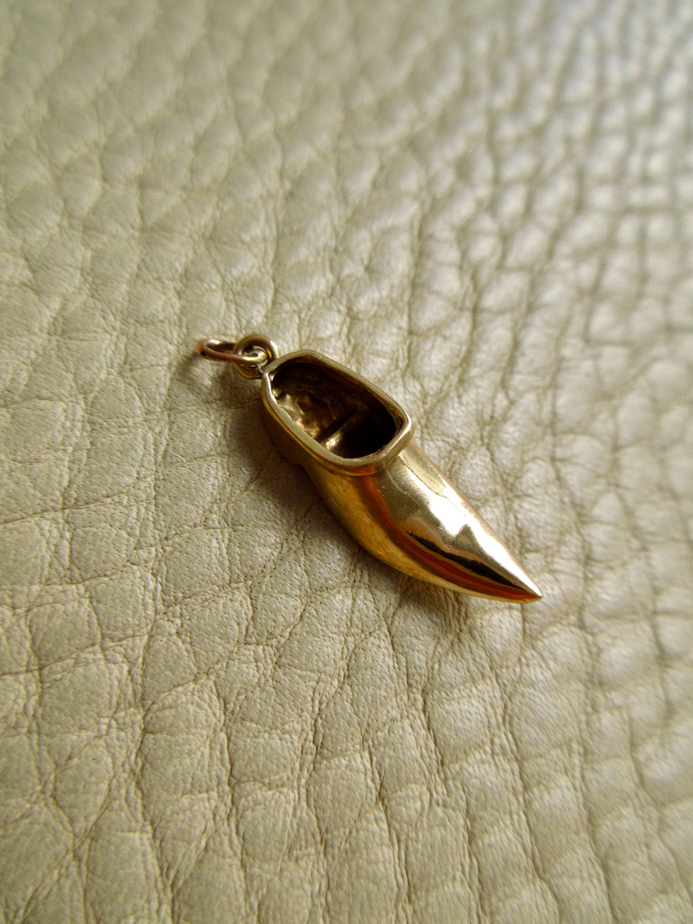 Vintage 14k Gold Pointed Bootie Charm – 1" Drop