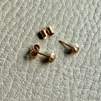 Vintage 18k solid gold starburst stud earrings with shorter posts