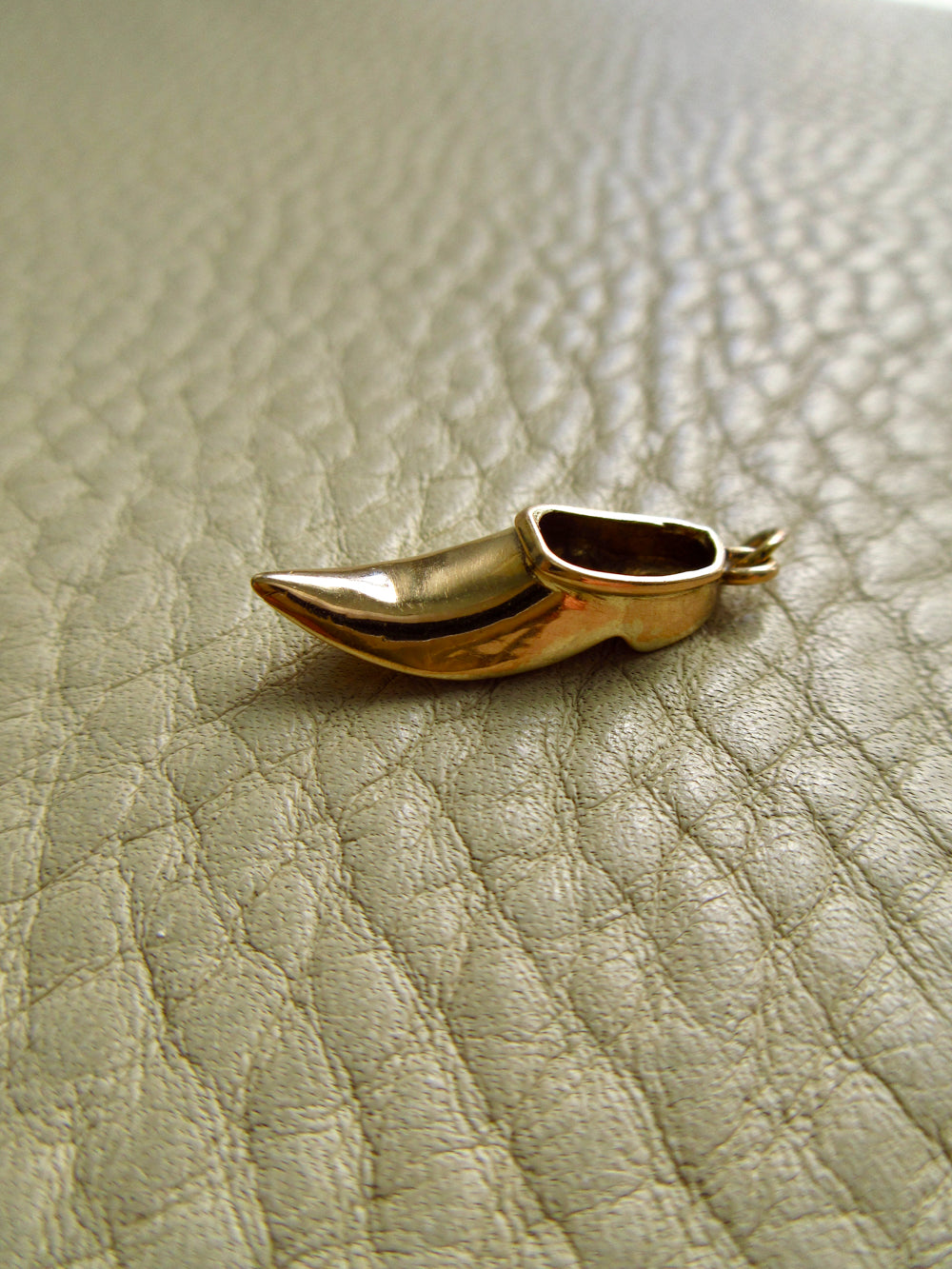 Vintage 14k Gold Pointed Bootie Charm – 1" Drop