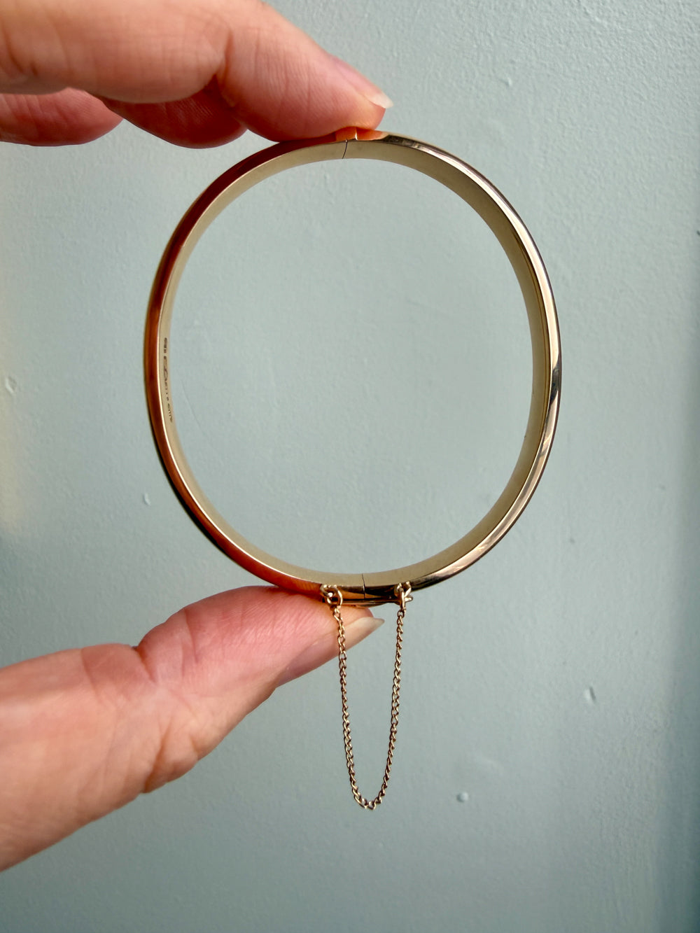 1962 Vintage Finnish 14k Gold Hinged Bangle Bracelet – 7 Inch Interior Circumference