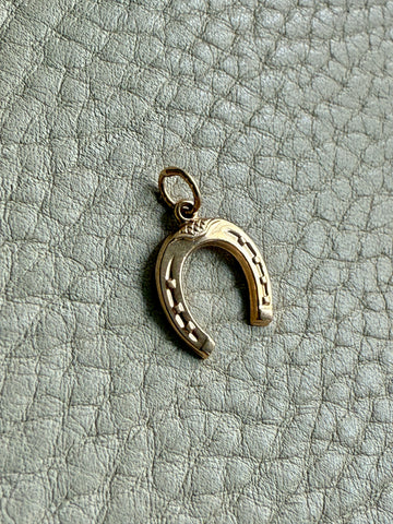 18k gold vintage charm or pendant - Lucky Horseshoe