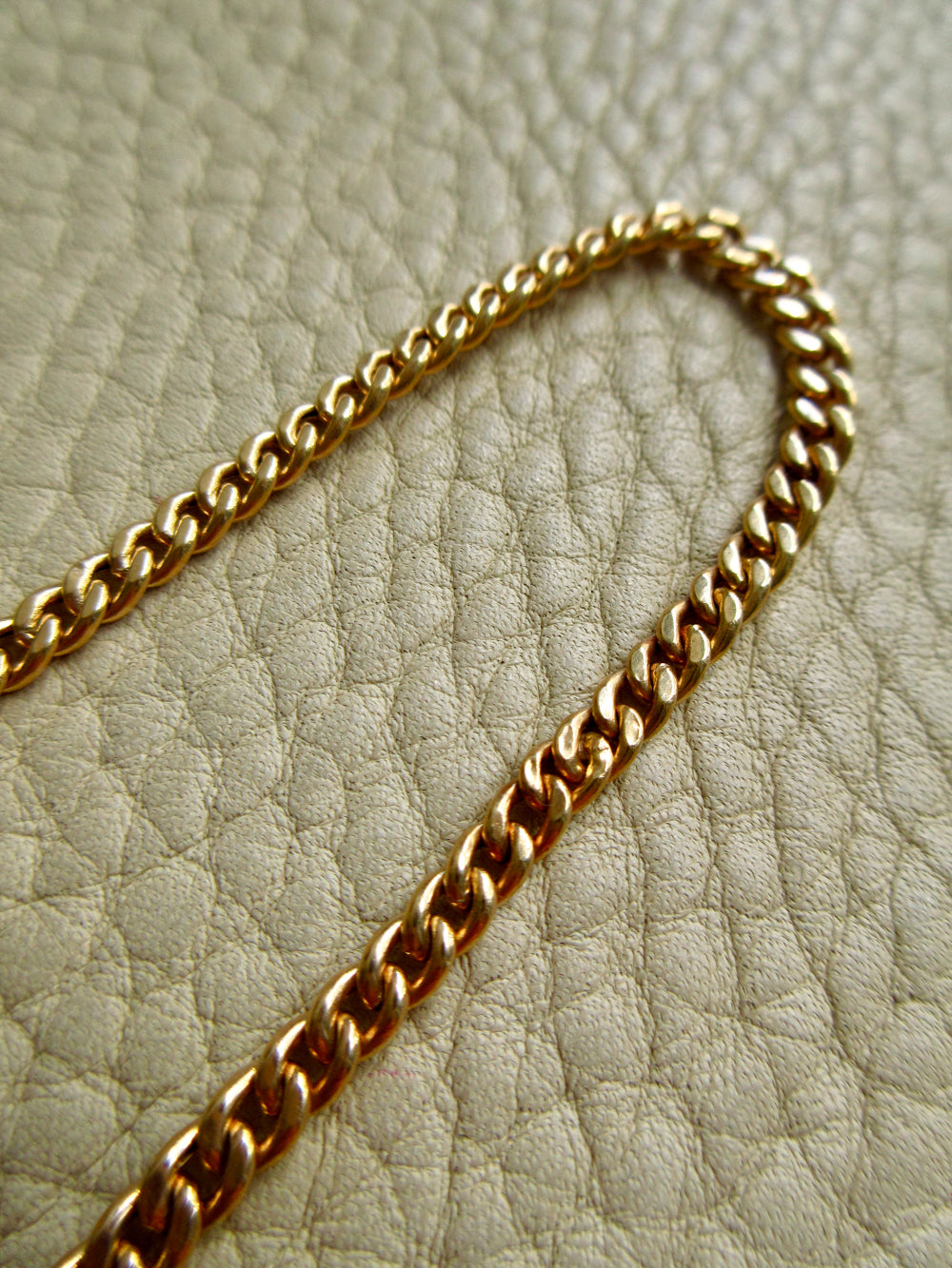 Vintage 18k Gold Curb Link Watch Chain Necklace with oversized Bolt Clasp – 16.75" Length