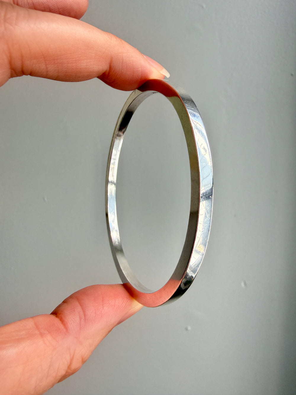 1965 Signed Solid Silver Circular Bangle, 31 grams - 7.8 inch interior circumference
