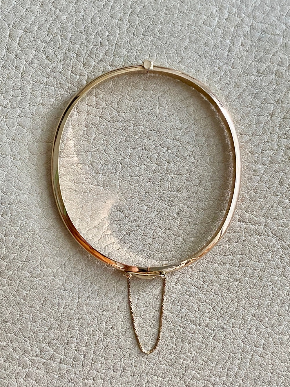 Immaculate! 1994 Finnish vintage 14k gold hinged bangle bracelet