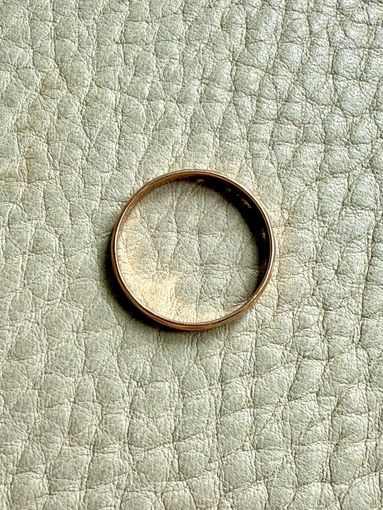 1996 Dashed Line 18k Gold Wedding Band by BÖS - Size 6.5