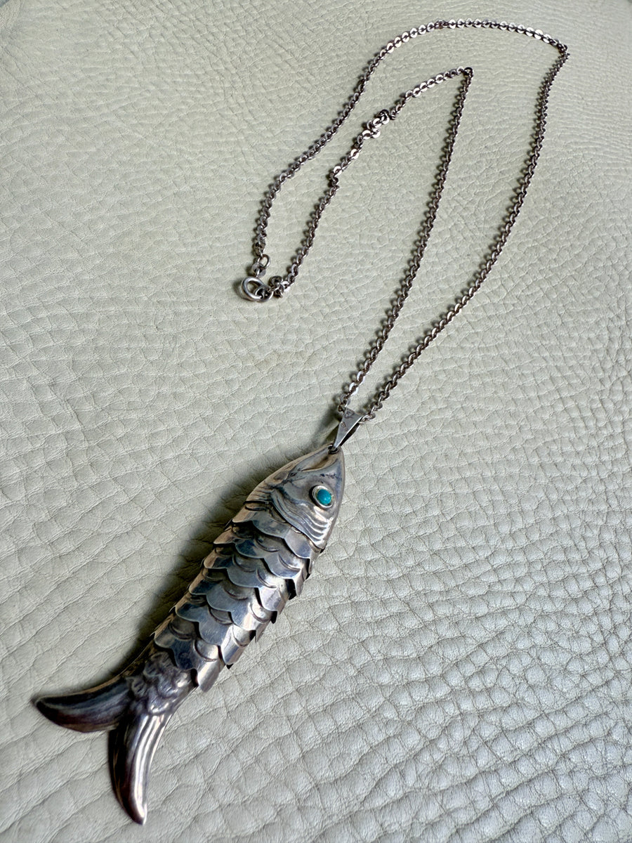 Midcentury era Silver Articulated Fish Pendant Necklace - 27.8 inch length