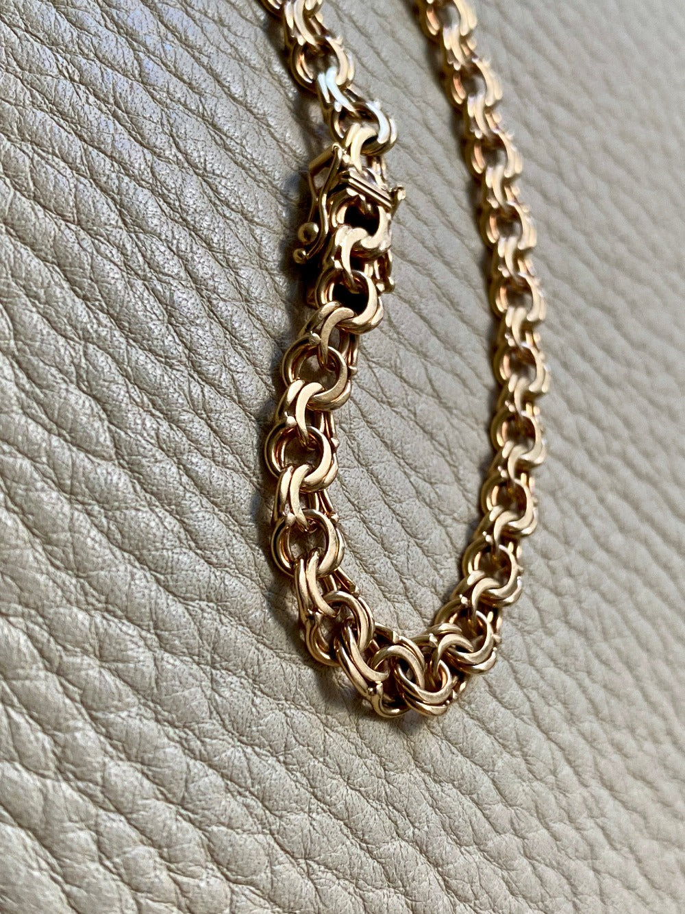 Vintage 1968 Double link solid 18k gold bracelet - 7.5 inch length