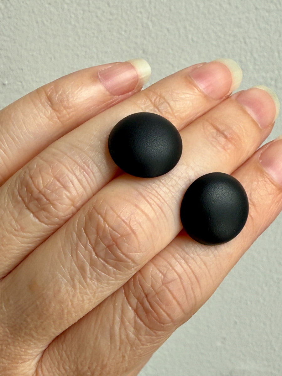 Excellent! 18k Gold set with Black Jet Vintage early 20th Century era Dome Earrings
