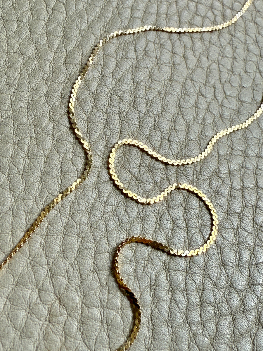 Skinny Vintage Italian S-chain in 18k gold - 16.75 inch length