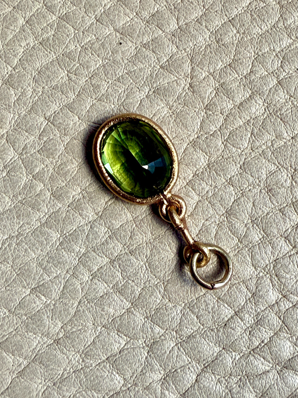 Vintage Scandi 18k gold Faceted Green Peridot Pendant