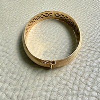 18k Gold Italian Midcentury Hinged bangle - 6.9 inch interior circumference