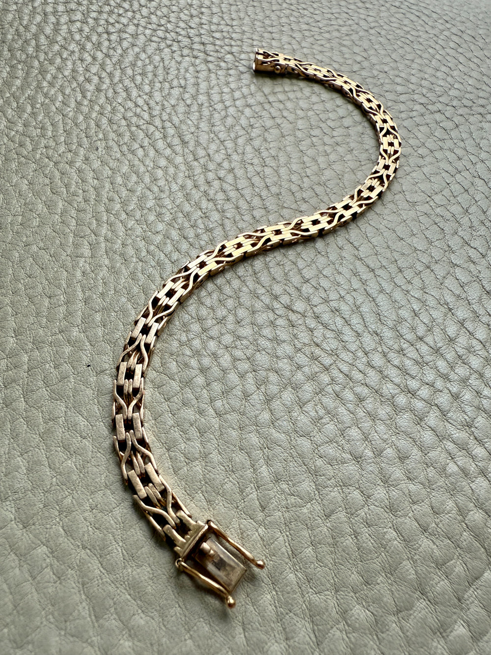 Slinky 18k Gold Vintage Bernhard Hertz Wishbone Link Bracelet - 7.5 inch length