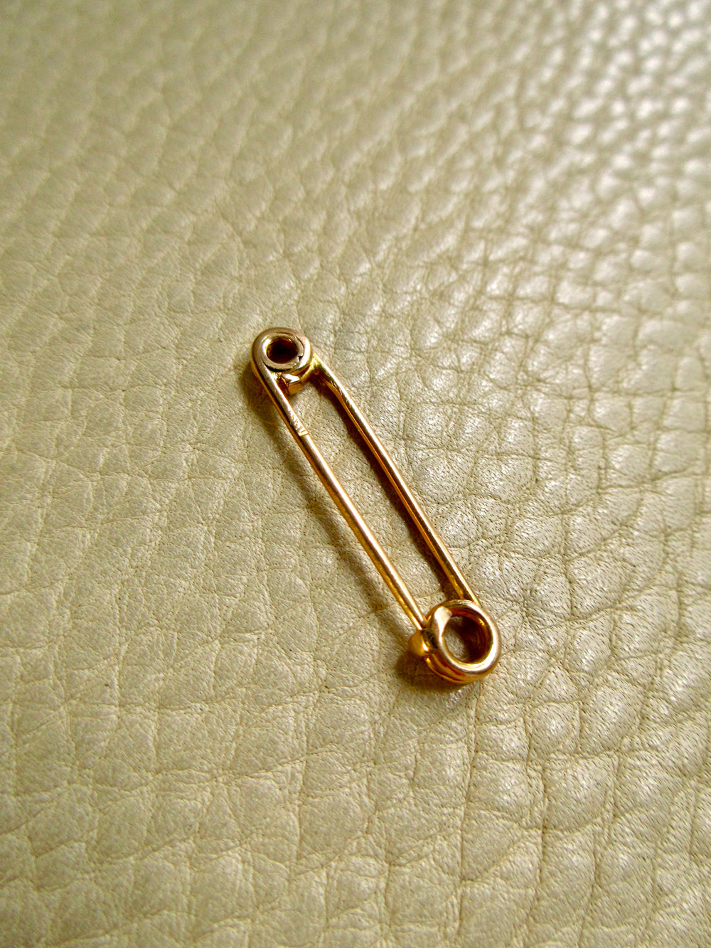 Antique UK 18k Gold Safety Brooch Pin or Extender – 1.2 Inch Length
