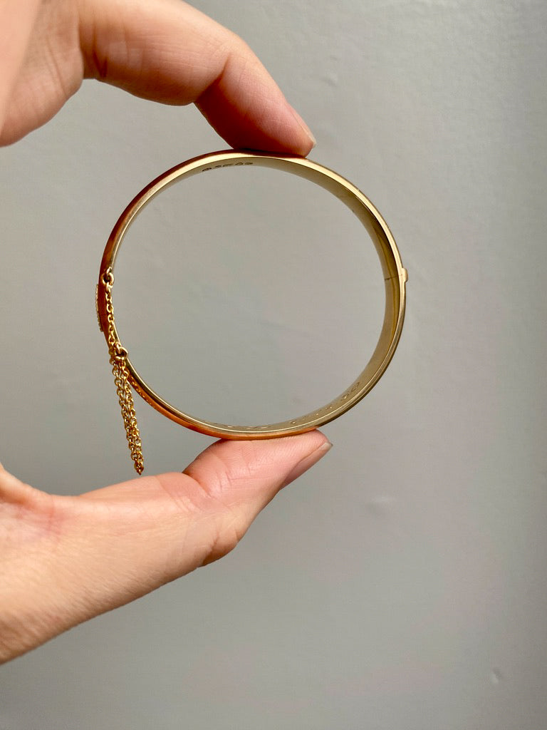 1950 Finnish Hinged Bangle with Botanical Flowers and Leaves Engraved Pattern 14k Yellow Gold - 6.8 inch interior