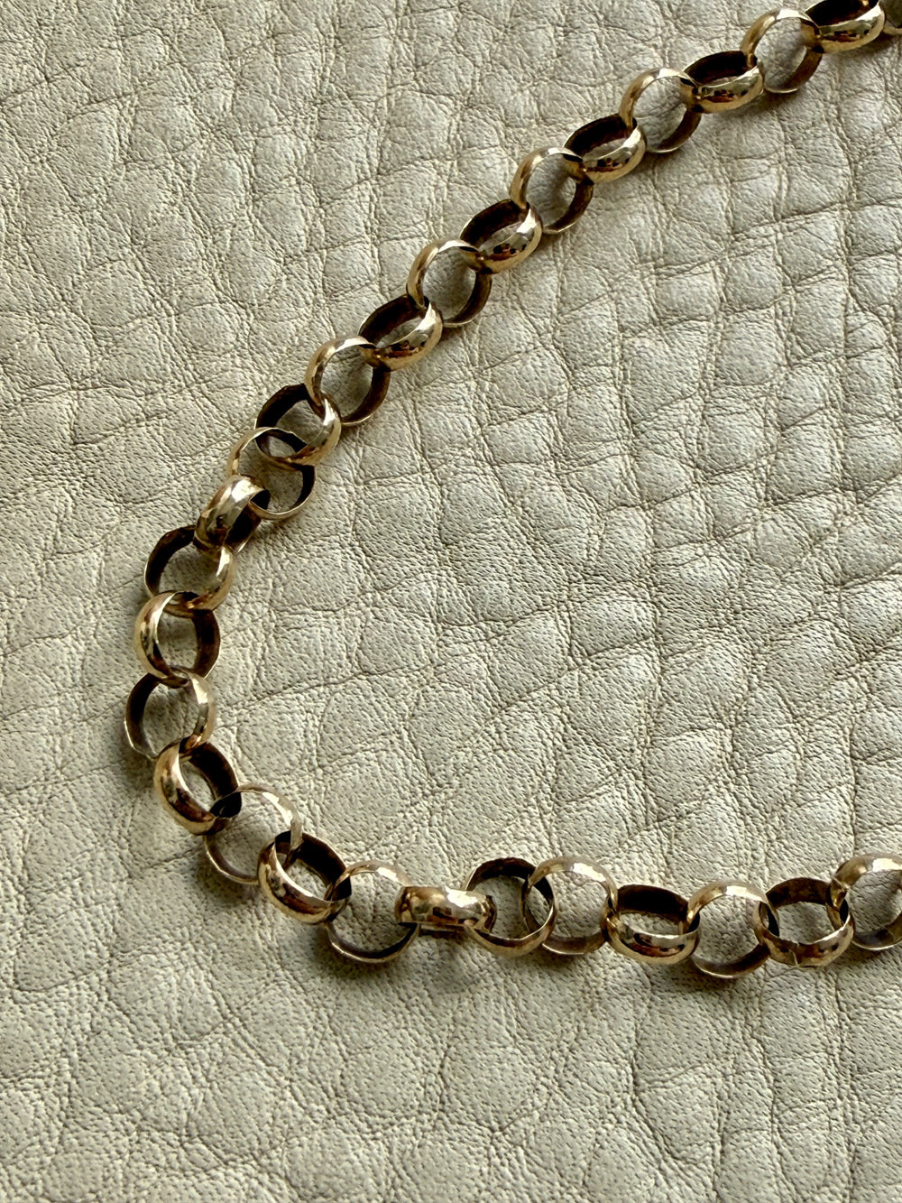9k gold Antique Rolo Link Chain - 21 inch length