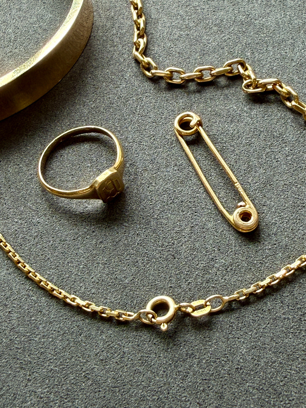 Antique UK 18k Gold Safety Brooch Pin or Extender – 1.2 Inch Length