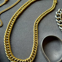 FAB! Chubby 49g Graduated Vintage UnoAErre Curb Link Necklace 18k Gold – 18 Inch Length