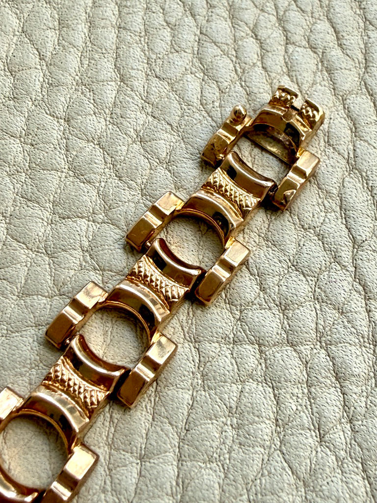 1960s Vintage Italian Dimensional Link Bracelet 18k Gold – 7.25 Inch Length