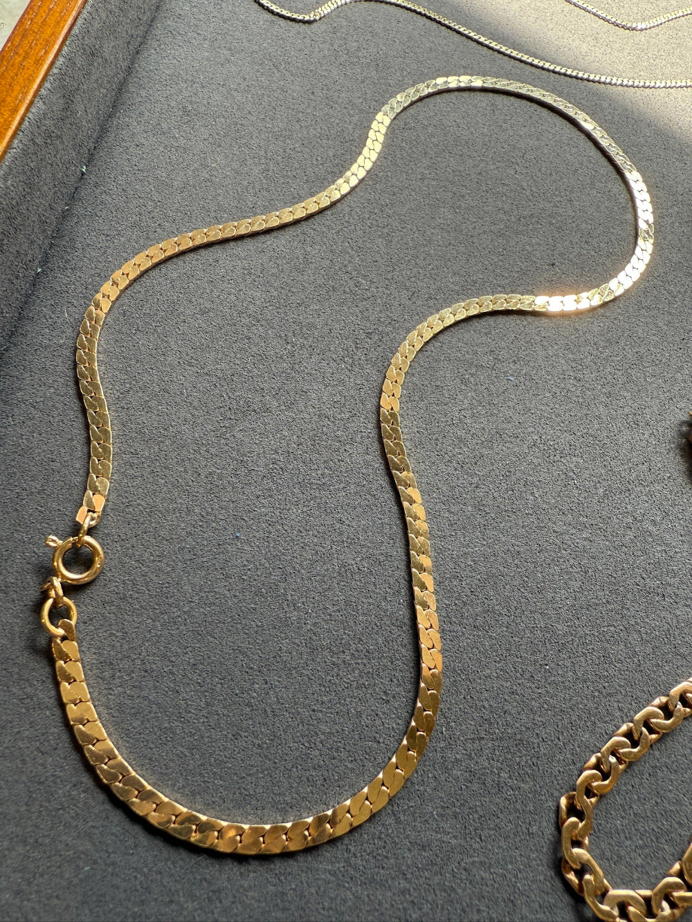 EXCELLENT! Vintage Italian 18k gold special tight curb chain mirrored necklace by Balestra- 17 inch length