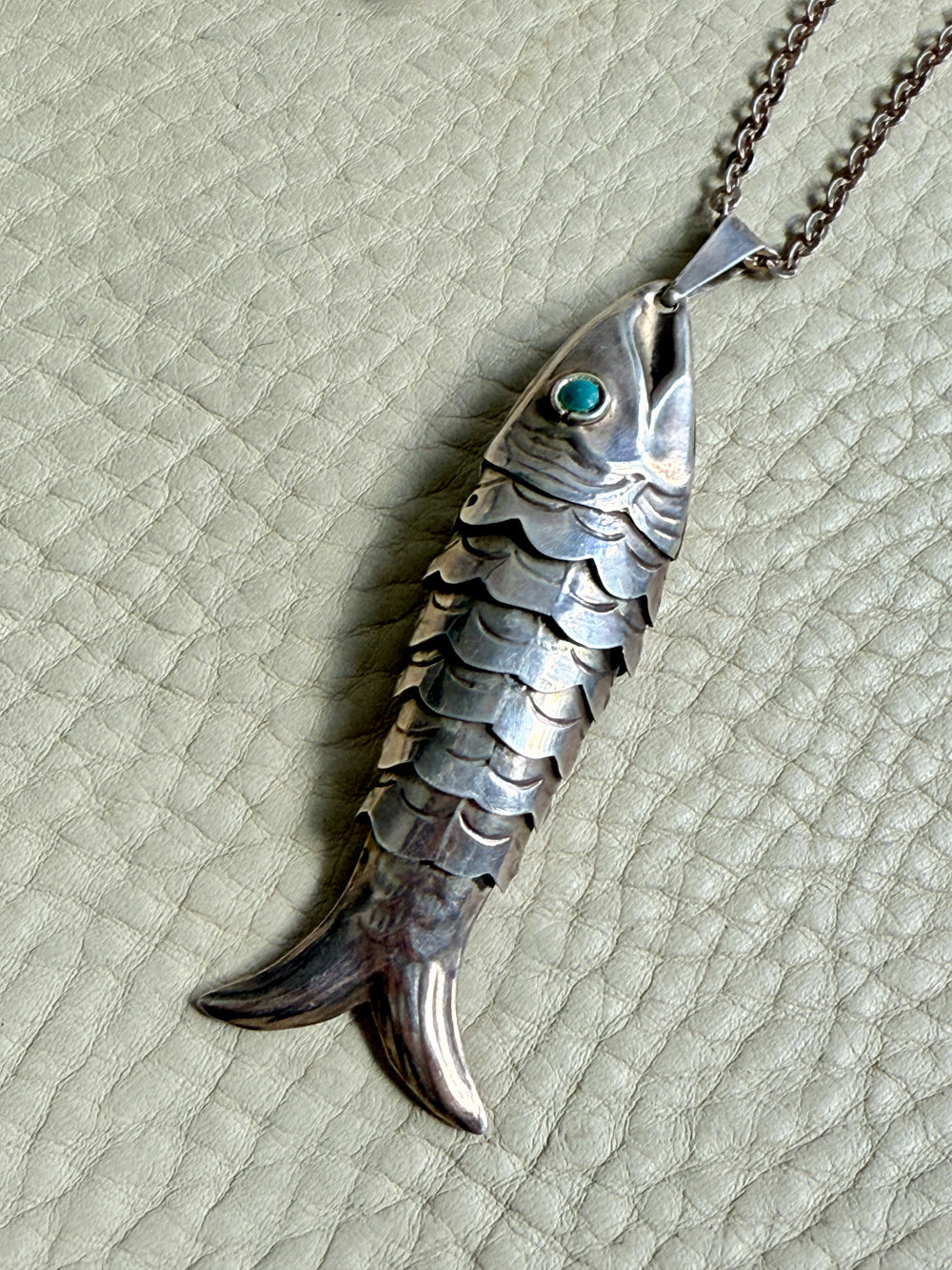 Midcentury era Silver Articulated Fish Pendant Necklace - 27.8 inch length