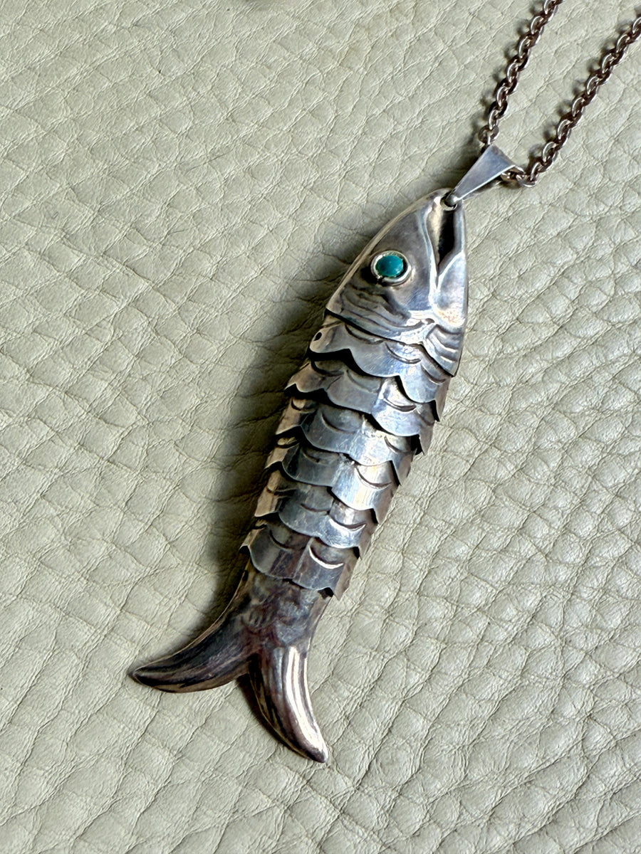 Midcentury era Silver Articulated Fish Pendant Necklace - 27.8 inch length