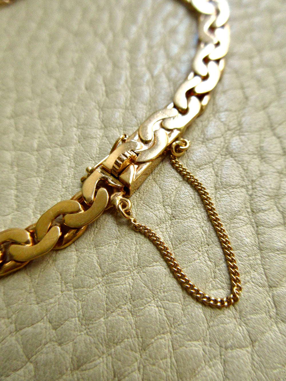 Exquisite 1940 Swedish Vintage Virola Link Bracelet 18k Gold – 7.5 Inch Length