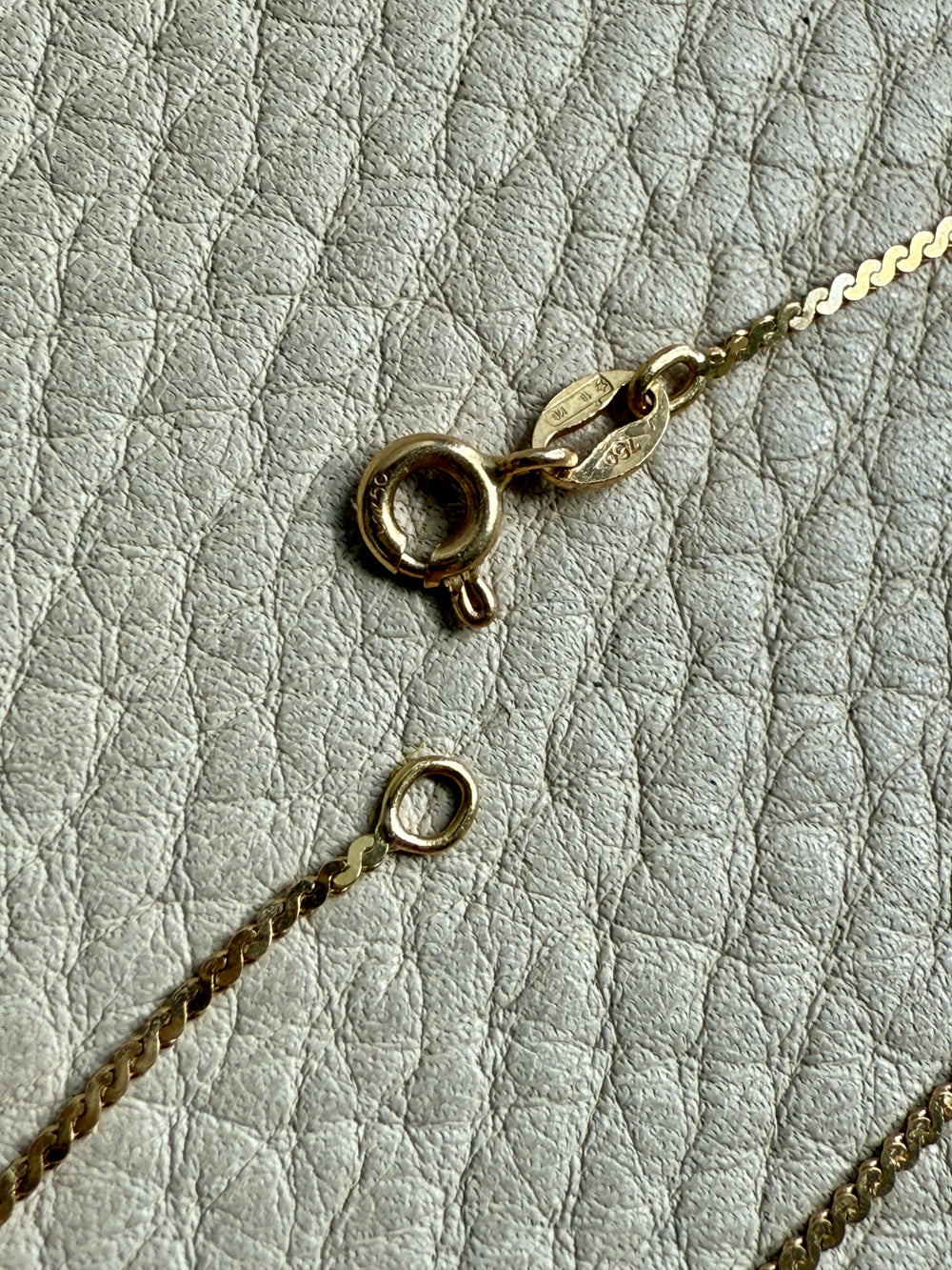 Skinny Vintage Italian S-chain in 18k gold - 16.75 inch length
