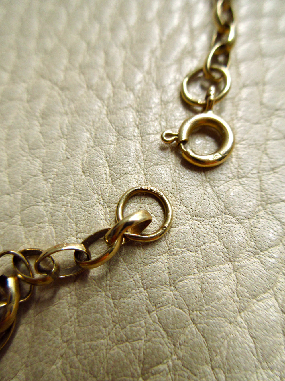 9k Gold English Oval Link Necklace - 17.75 inch length