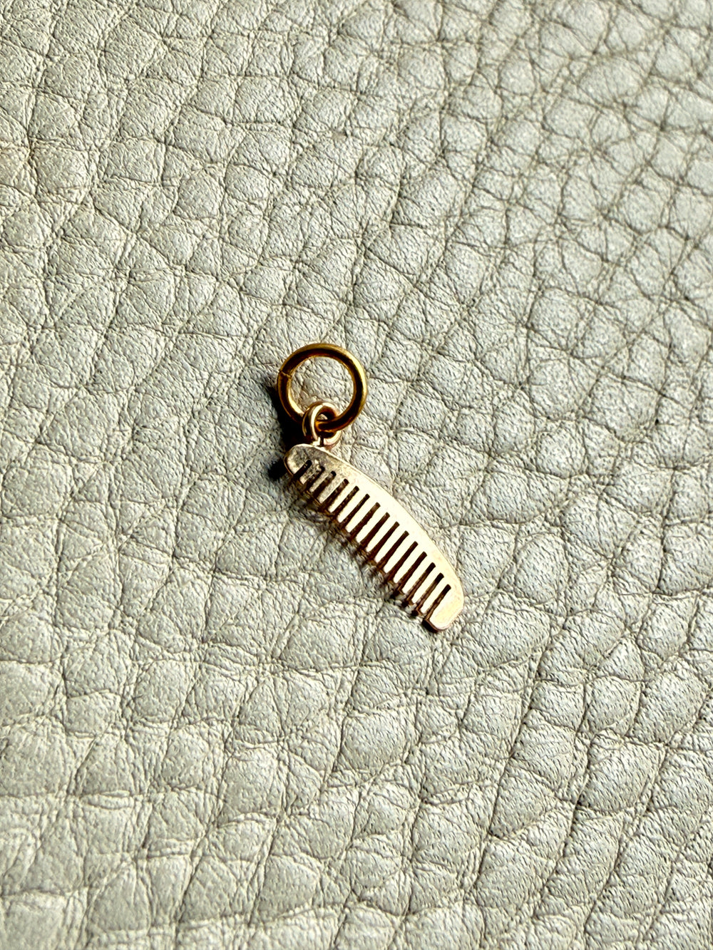 18k gold Vintage Comb pendant or charm