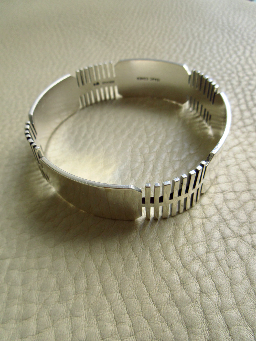 1967 Isaac Cohen signed Bangle Bracelet in 50g Sterling Silver – 8.1 inch interior circumference