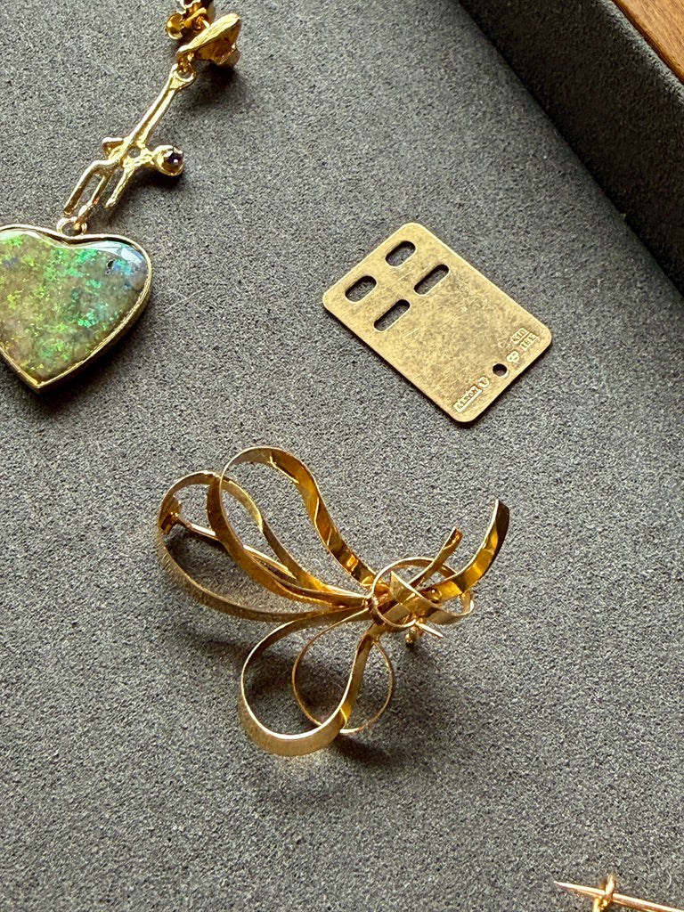1954 Vintage Swedish 18k Gold Ribbon Brooch - 1.3 inch