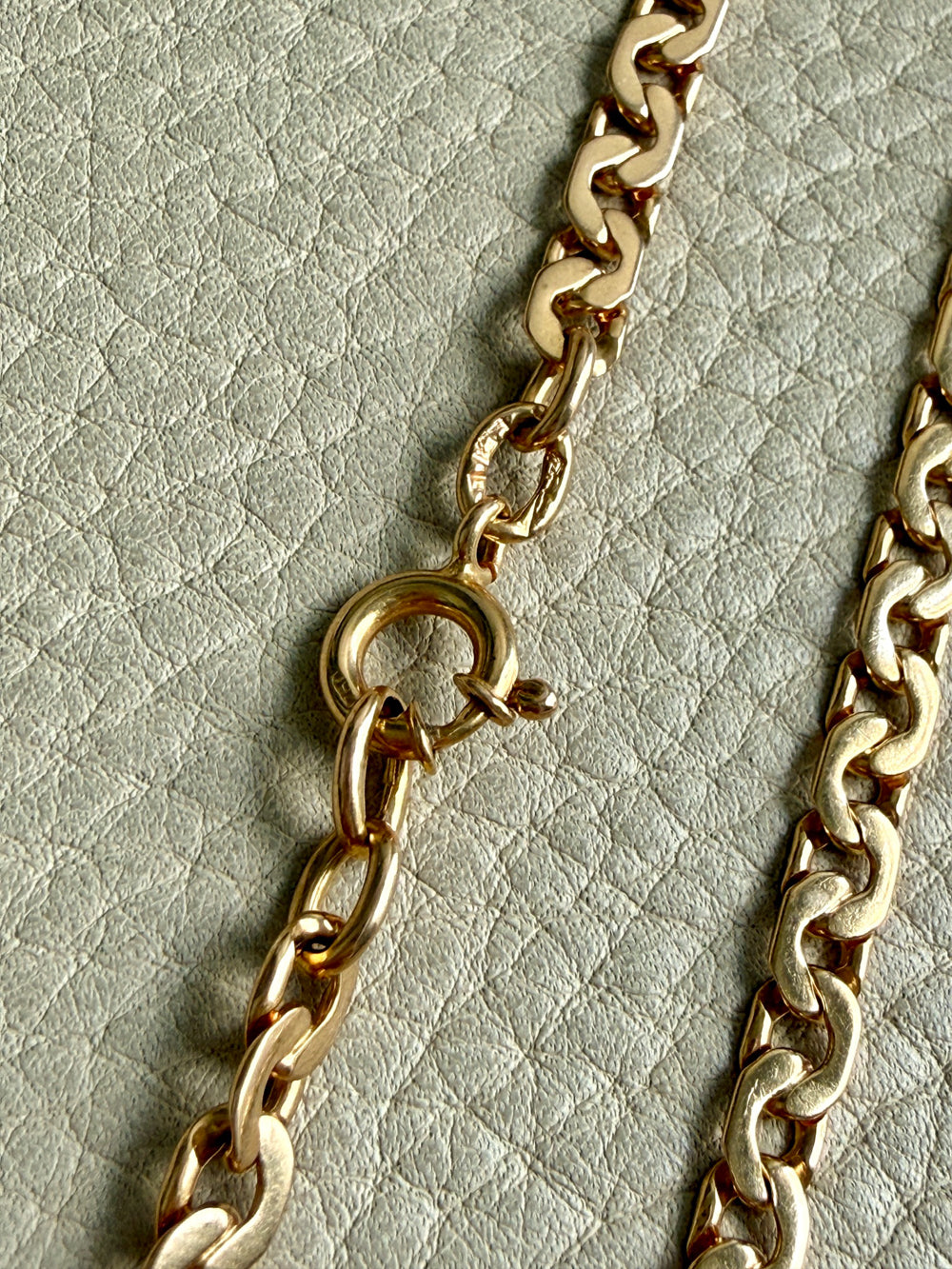 STUNNING Vintage Virola Link Necklace 18k Gold – 22.5 Inch Length